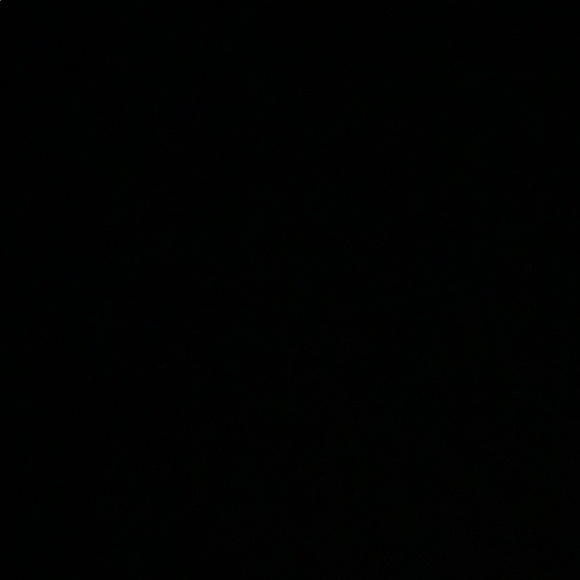 Meet your Posher, Claudia - Picture 1 of 1